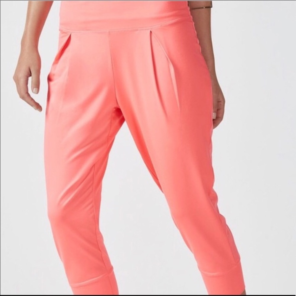 Fabletics NWT Coral Pink Yoga Capri